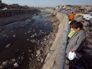 Холера распространяется во многих городах Афганистана. На фото река в Кабуле, использующаяся в качестве свалки (фото: Илья Варламов)