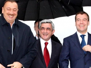 Лидеры трех стран в ходе одной из предыдущих встреч