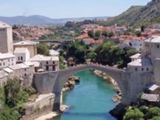Мост через реку Дрина в городе Мостар, построенный османским губернатором Герцеговины