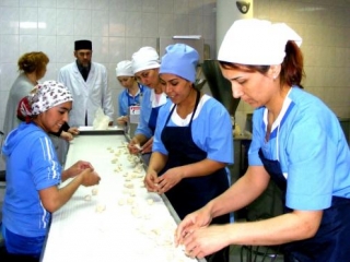 Мусульманки разных национальностей успешно производят пельмени "Татарские Халяль"