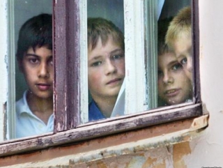 В России насчитывается 700 тыс. детей-сирот и детей, оставшихся без попечения родителей