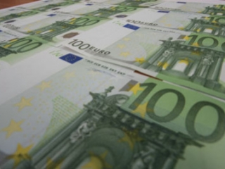 После совместного заявления двух стран курс евро несколько повысился