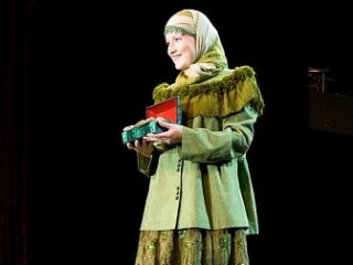 Дизайнер Розалия Ахматова представит свою новую коллекцию женской одежды "Цветок ислама"
