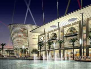 Во всех торговых центрах Дубая сооружены специальные палатки, в которых вечером, по окончании поста, можно совершить разговение.