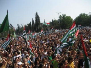 В Абхазии сегодня День независимости и выборы президента