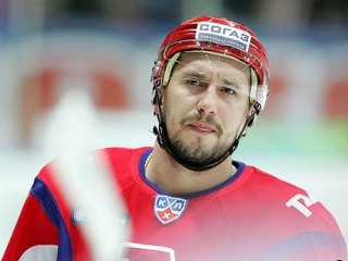 Прощание с хоккеистом пройдет в ледовом дворце в Ярославле