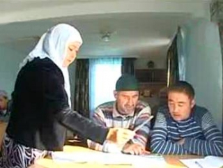 Бок о бок с приезжими из Узбекистана работают русские специалисты.