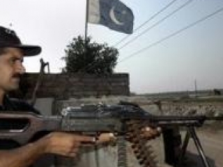 США обвиняют Исламабад в возможной поддержке террористов «сети Хаккани», из-за того, что на экстренном совещании военного командования Пакистана руководство отказалось подчиниться приказам американски