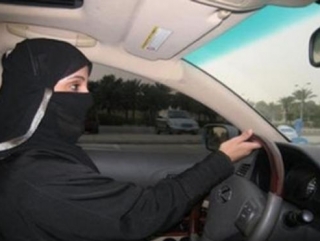 Некоторые саудовские мужчины хотят дать женщинам право водить  машину