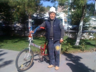 Киргизский паломник отправился в хадж в Мекку на велосипеде