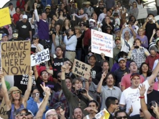 Акции протеста против капиталистов Уолл-стрита проходят во всех крупных городах США