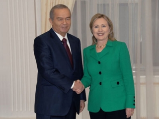 Президент Узбекистана Ислам Каримов и госсекретать США Хиллари Клинтон