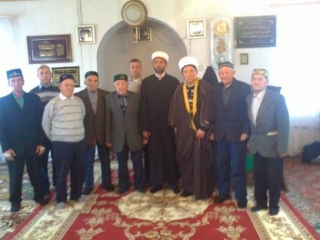 Абдуррауф Забиров с активом мечети села Татарский Шелдаис