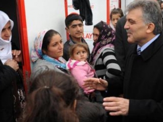 Глава Турции посетил деревню, которая более всего пострадала от землетрясения магнитудой в 7.2 балла
