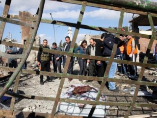 В результате терактов погибли по меньшей мере 40 человек, в основном - мирные граждане