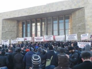 Дагестанцев предостерегают: от митинга до кровопролития путь короткий