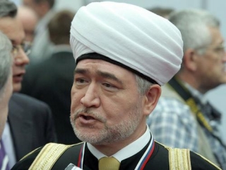 Равиль Гайнутдин работает в Московской собороной мечети с 1987 года