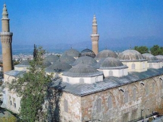 Многокупольная мечеть Улу-Джами в Бурсе