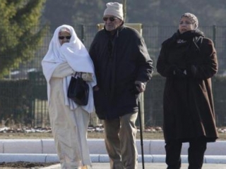 Мусульманское кладбище открылось несмотря на действующий во Франции закон, запрещающий подобную практику