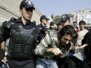 Турецкие власти стремятся побороть явление бытового насилия против женщин созданием специального полицейского подразделения