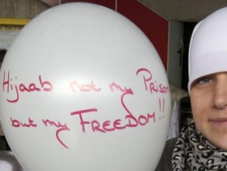 На шаре: Хиджаб - это не дискриминация, а моя свобода