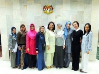Ассоциация малазийских женщин представит на выставке Moscow Halal Expo 2012 традиционные блюда национальной кухни, текстиль и украшения из серебра