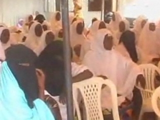 Хисба города (орган власти во главе с мухтасибом, занимающийся в ряде штатов Нигерии административным разрешением конфликтов на основе шариата), взялся помочь вдовам и разведенным женщинам
