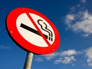 В России может быть принят закон, радикально ограничивающий курение в общественных местах