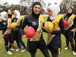 Мусульманки доказывают не только свою способность заниматься спортом, но и демонстрируют при этом невероятное упорство