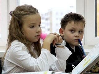 Смешанное образование приводит к проблемам в развитии личности ребенка. Фото: inkazan.ru