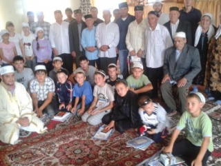 Местиная мечеть объединяет все поколения мусульман