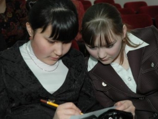 Ребята показали свои знания в устном разговорном и письменном конкурсах