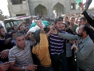 В результате израильской бомбардировки погиб молодой палестинец, еще 11 человек ранены