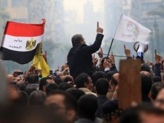 На улицы в этой связи вышли не только соратники, но и противники действующего президента Мухаммеда Мурси