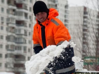 Московские власти планомерно сокращают квоту для мигрантов, работающих в сфере ЖКХ