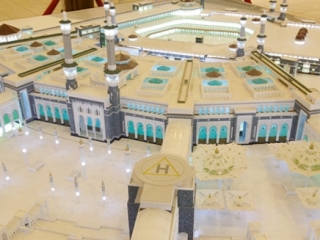Проект расширения мечети предусматривает вертолетную площадку. Фото: «Аль-Арабия»