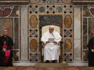 Папа заявил о приоритетности диалога с мусульманами
