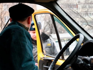 Чтобы работать водителями, мигранты должны будут сдать экзамены по вождению в России