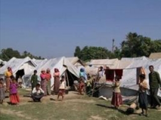 Бирма. Палаточный лагерь беженцев -мусульман