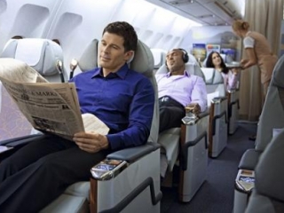В распространяемых на борту самолета журналах запретят рекламу алкоголя