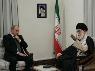 Владимир Путин на встрече с аятоллой Али Хаменеи (октябрь 2007 года)