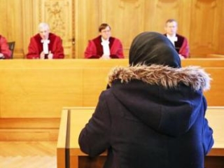 Школьница-мусульманка перед германским судом