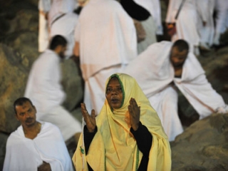 Стояние на горе Арафат. Этотмомент хаджа особенно ярко иллюстрирует многочисленность и глобальный характер духовно единой уммы