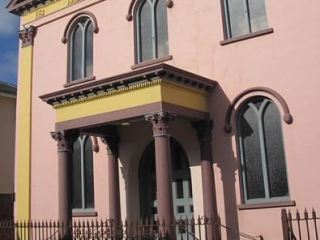 здание бывшей методистской церкви «Аквила»