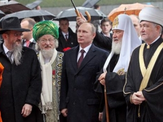 Путин и религиозные деятели российских конфессий. Фото: РИА Новости