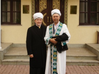 Слева направо: Равиль Гайнутдин и Нурмухаммад Нигматуллин. Фото: dumrf.ru