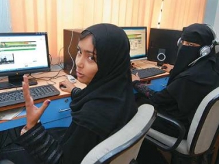 Молодые мусульманки, работающие в одной из IT-компаний в Хайдарабаде (Индия)
