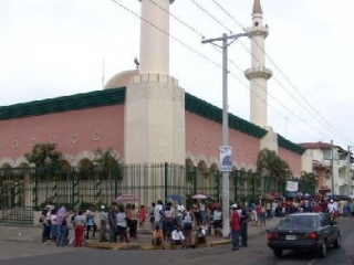 Мечеть во втором по величине городе Панамы-Колон