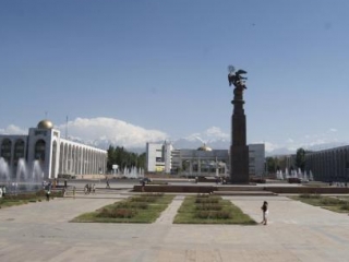 В центре Бишкека до 1 мая запрещено проводить митинги