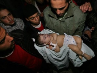 Количество жертв израильской агрессии в секторе Газа перевалило за 80 человек, около половины - женщины и дети